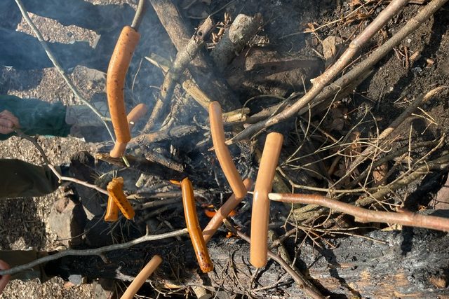 Svenska Klubben Alsace Valborg 2025 Korvgrillning